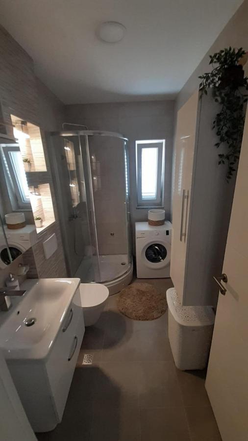 Apartmani Lucija Povljana Zewnętrze zdjęcie