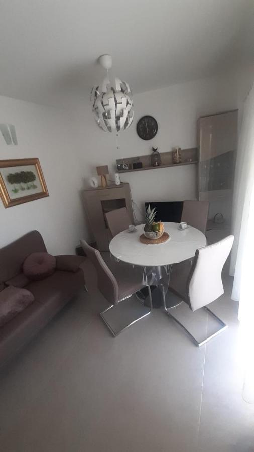 Apartmani Lucija Povljana Zewnętrze zdjęcie